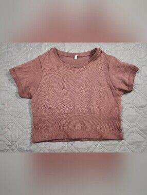 cropped t-shirt chestnut ribbed texture  No Size Tag Or Brand